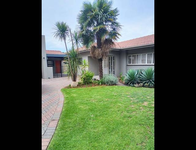 3 BEDROOM HOUSE FOR SALE IN VANDERBIJLPARK SW 1